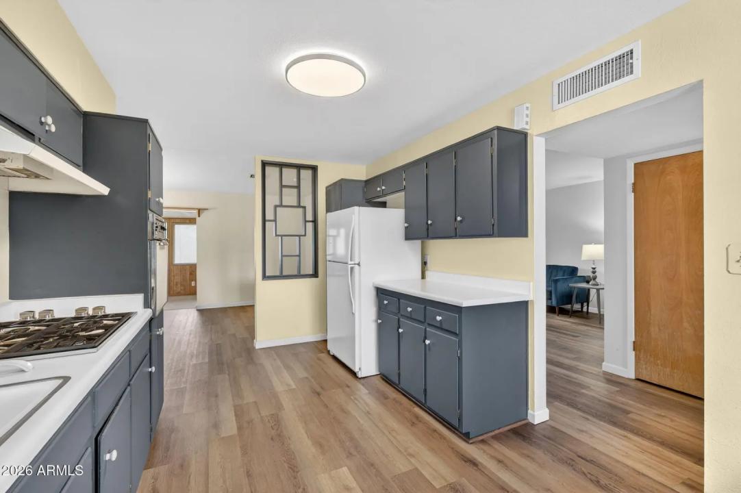 Real Estate Picture 10