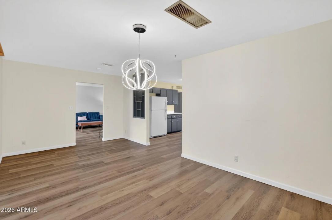 Real Estate Picture 11