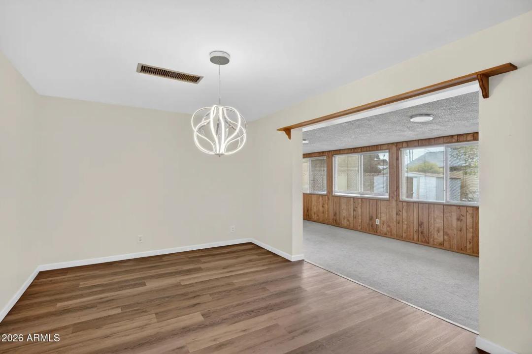 Real Estate Picture 12