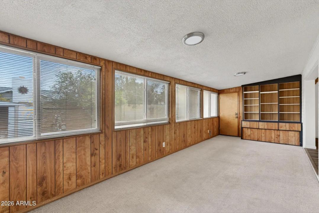 Real Estate Picture 14