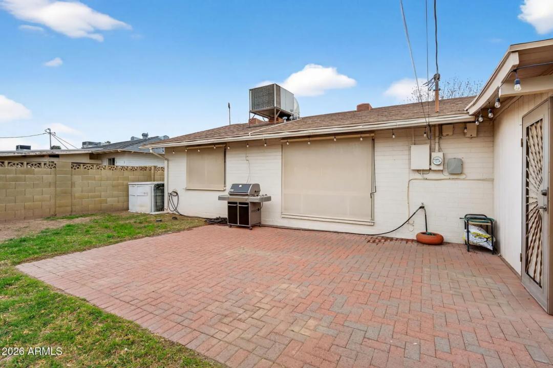 Real Estate Picture 23