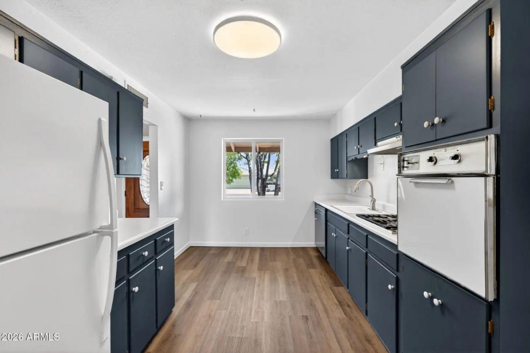 Real Estate Picture 8