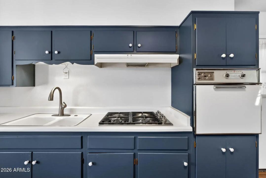 Real Estate Picture 11