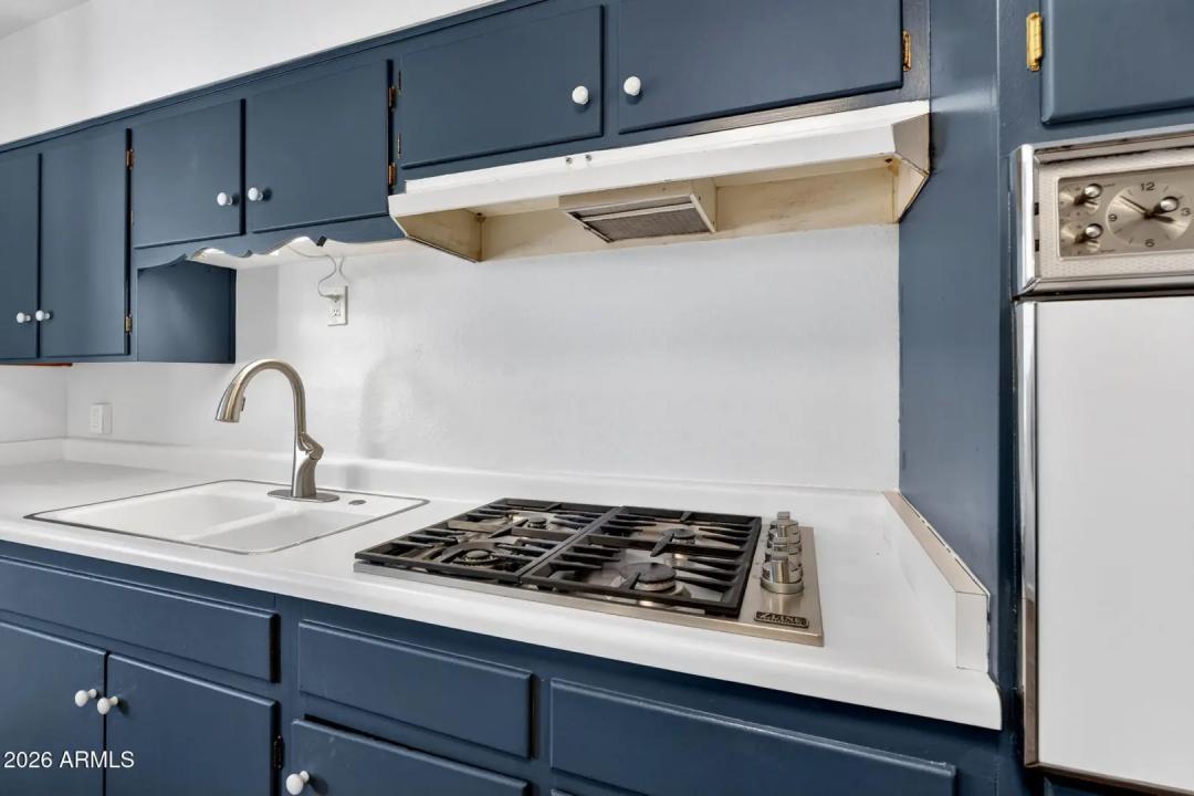 Real Estate Picture 12