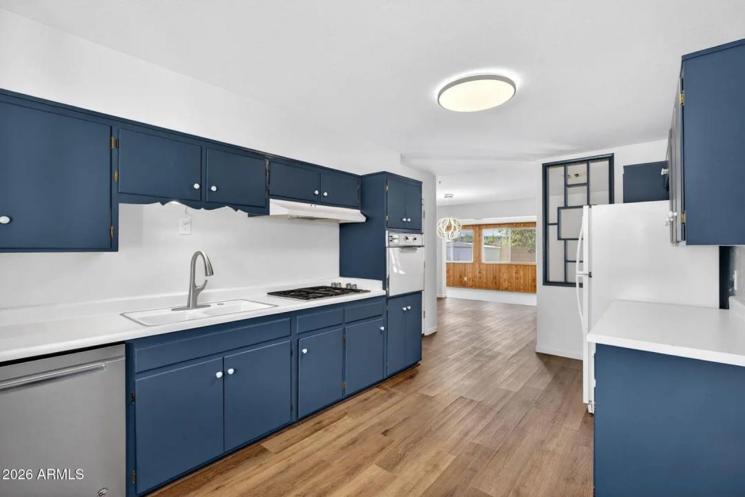 Real Estate Picture 13
