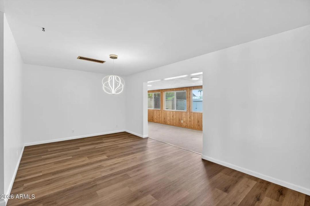 Real Estate Picture 14