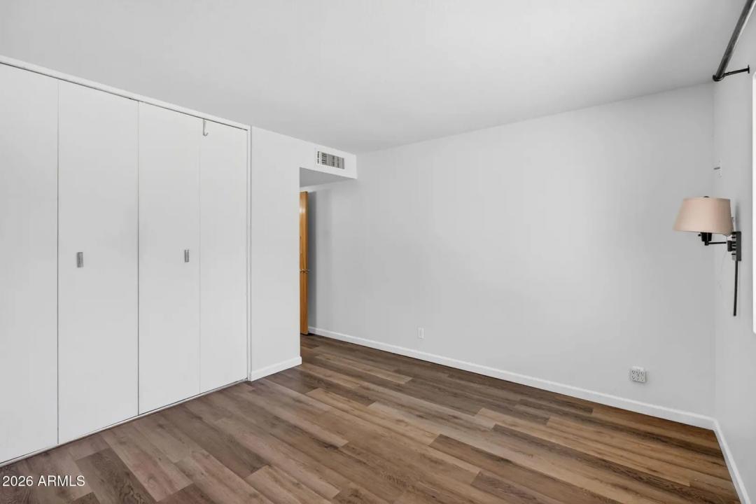Real Estate Picture 18