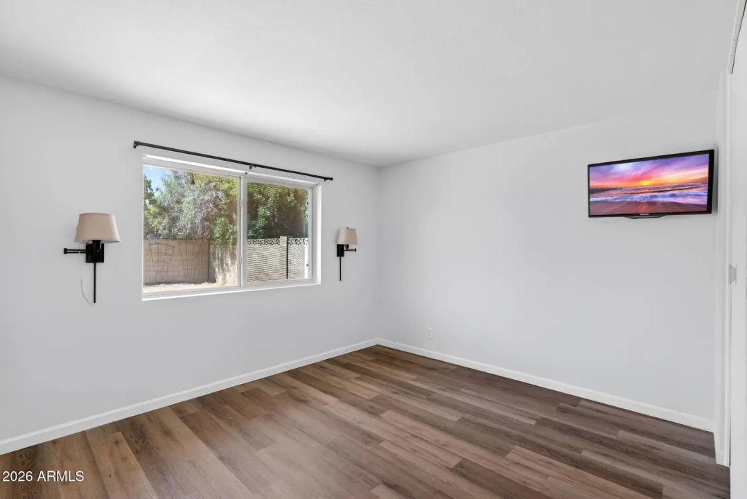 Real Estate Picture 20