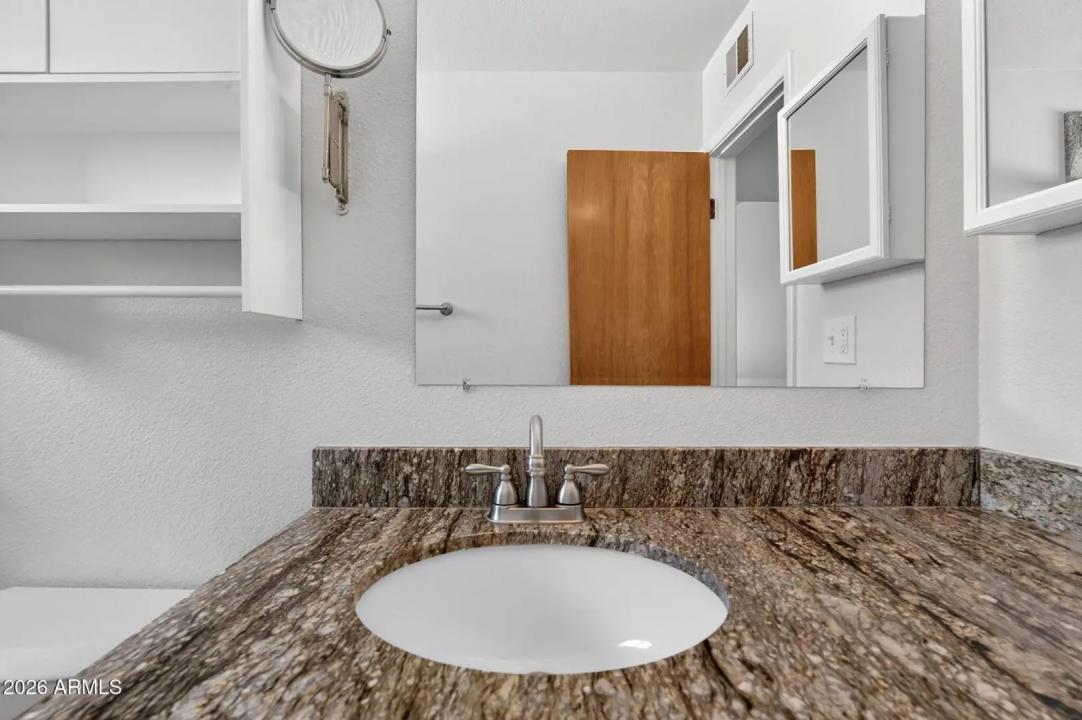 Real Estate Picture 22