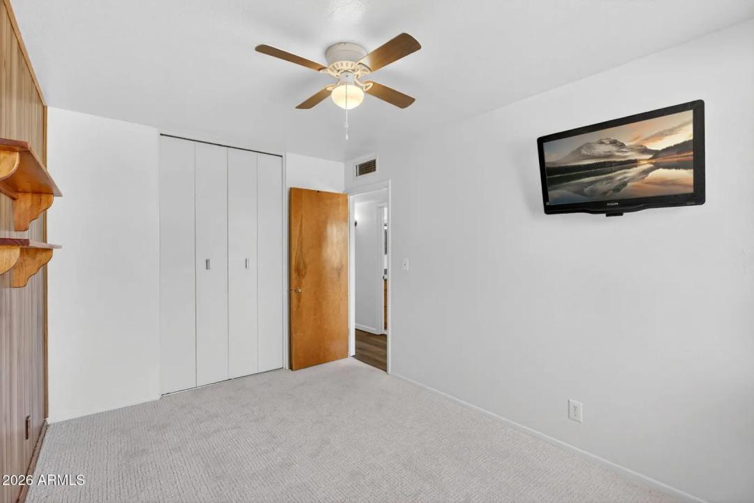 Real Estate Picture 30