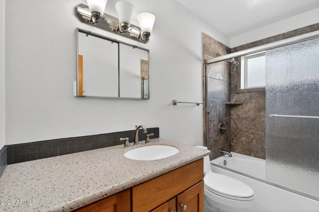 Real Estate Picture 27