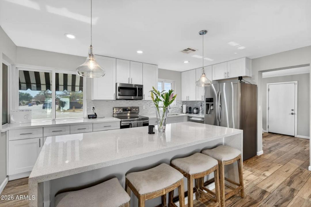 Real Estate Picture 7