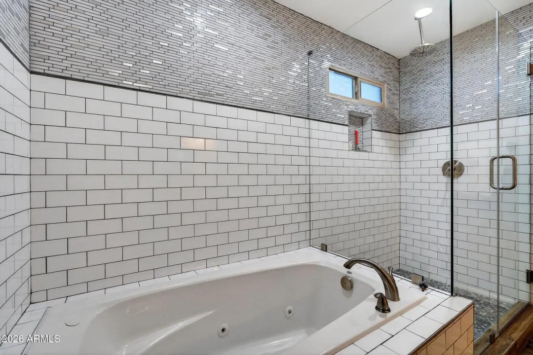 Real Estate Picture 16