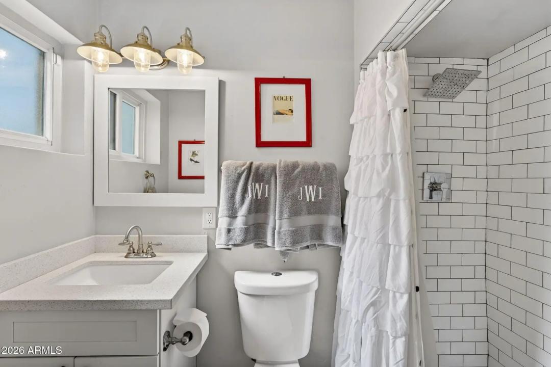 Real Estate Picture 20