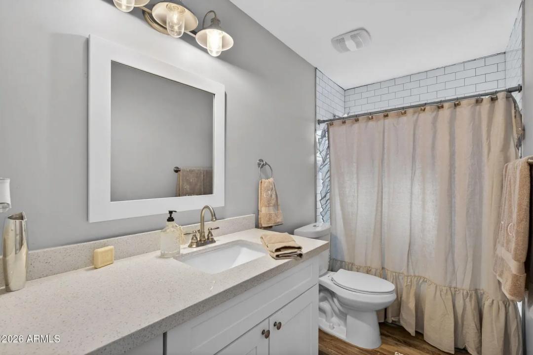 Real Estate Picture 25