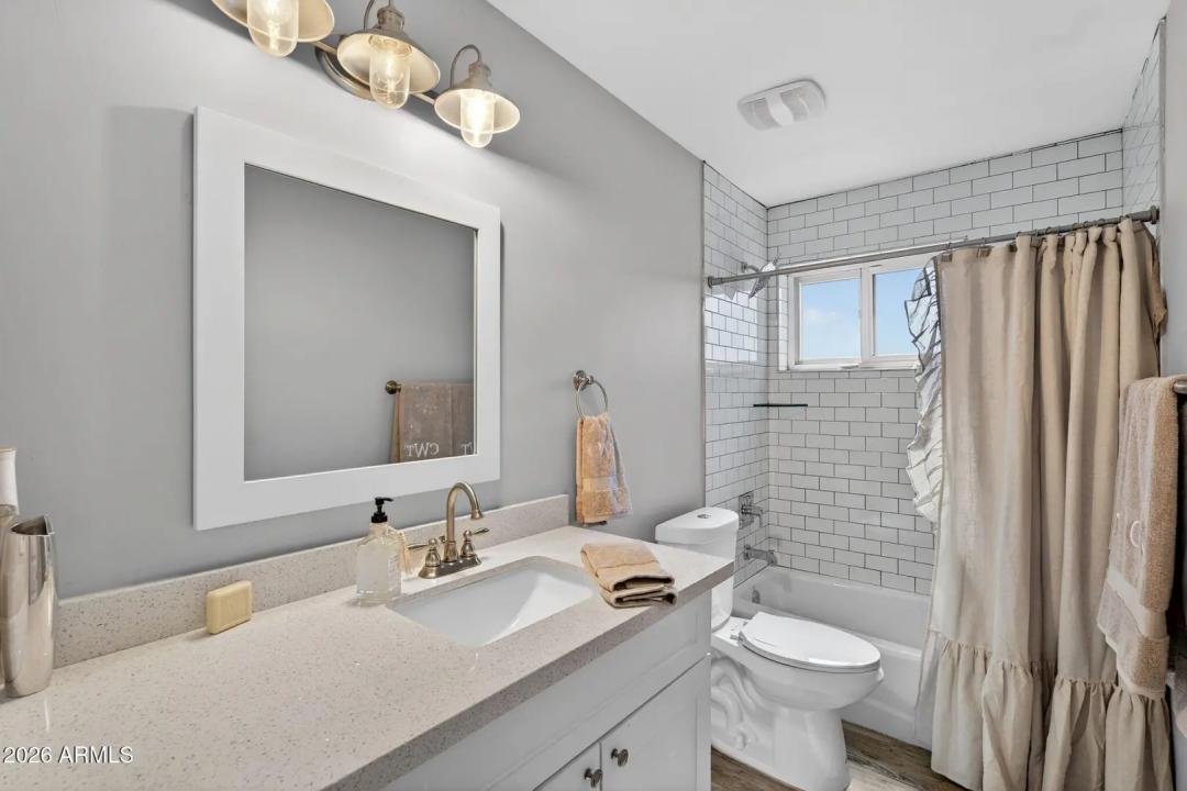 Real Estate Picture 26