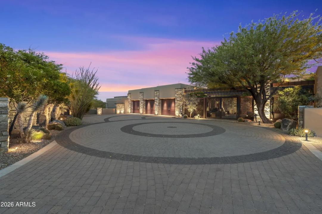 Real Estate Picture 3