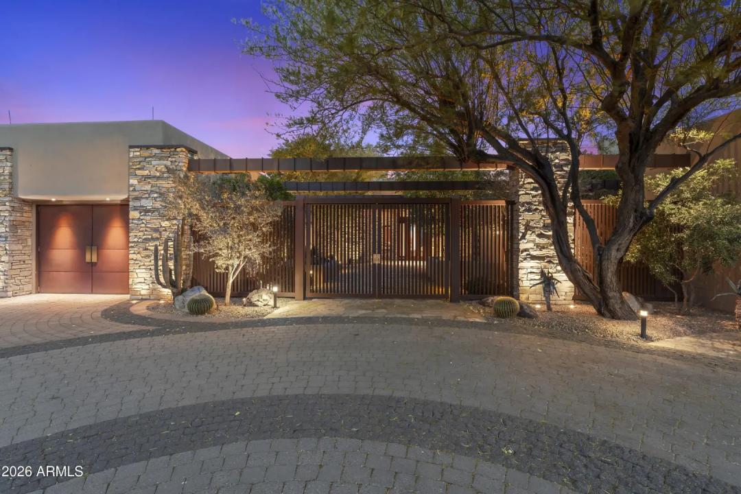 Real Estate Picture 4
