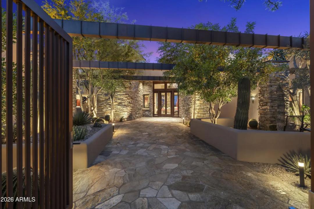 Real Estate Picture 5