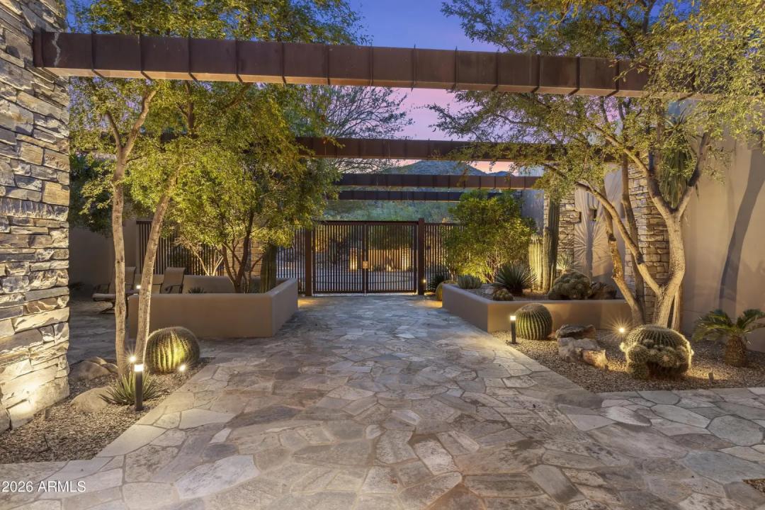 Real Estate Picture 6