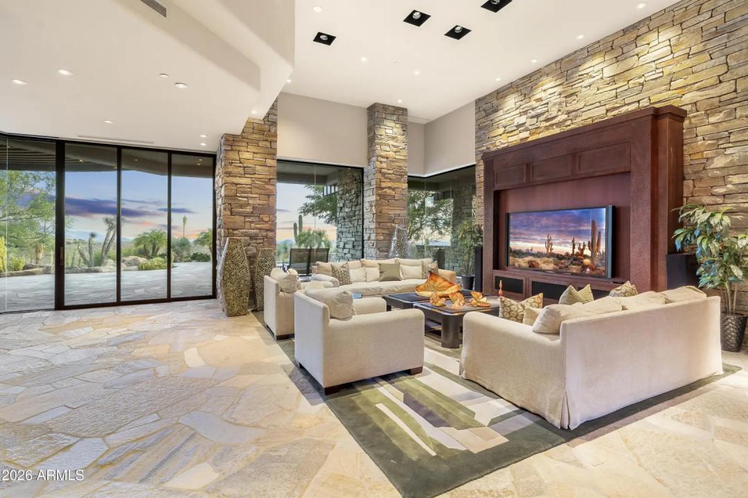 Real Estate Picture 12