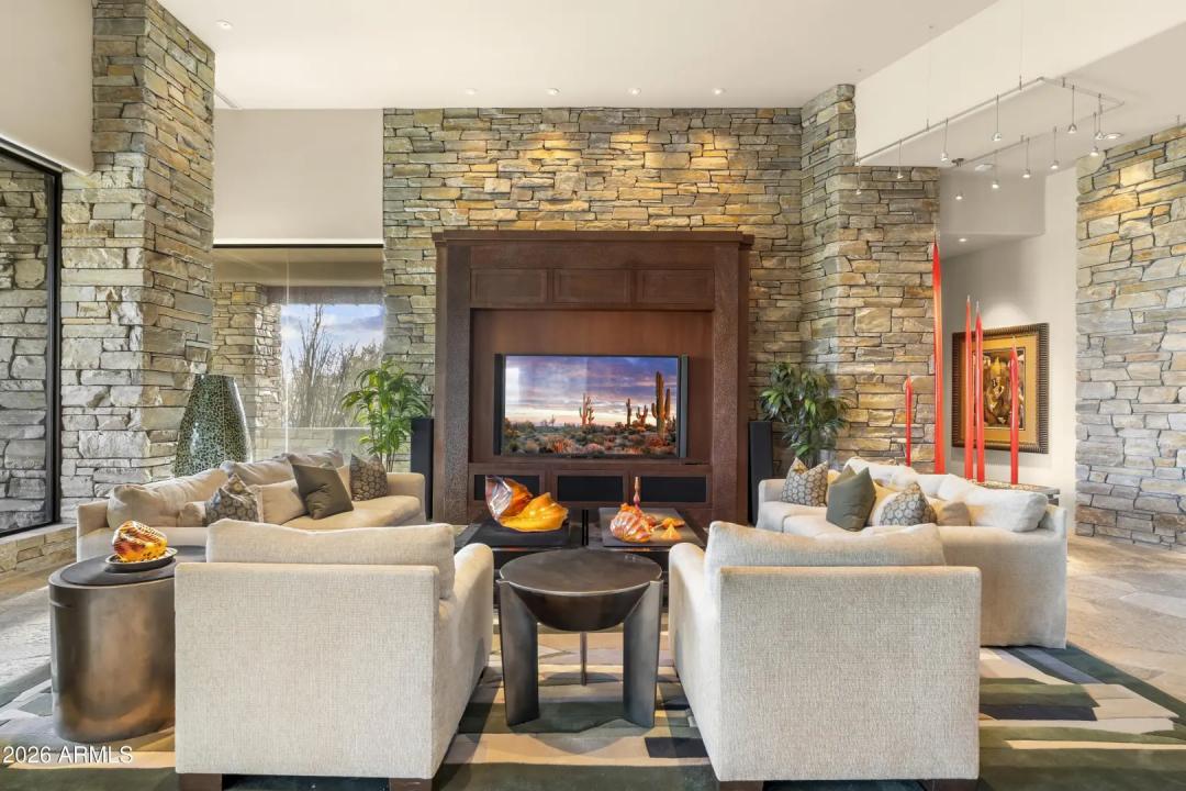 Real Estate Picture 13