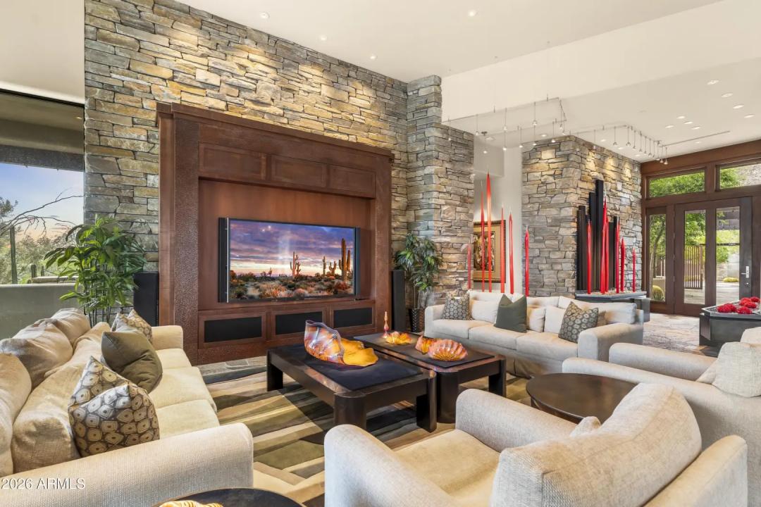 Real Estate Picture 15