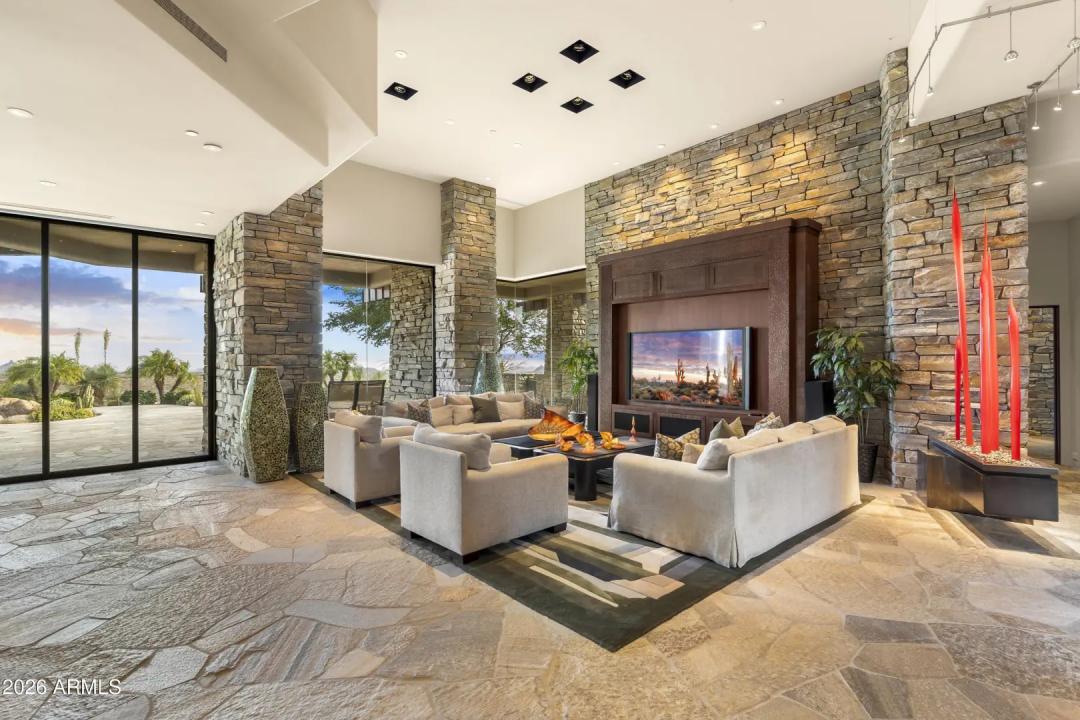 Real Estate Picture 16