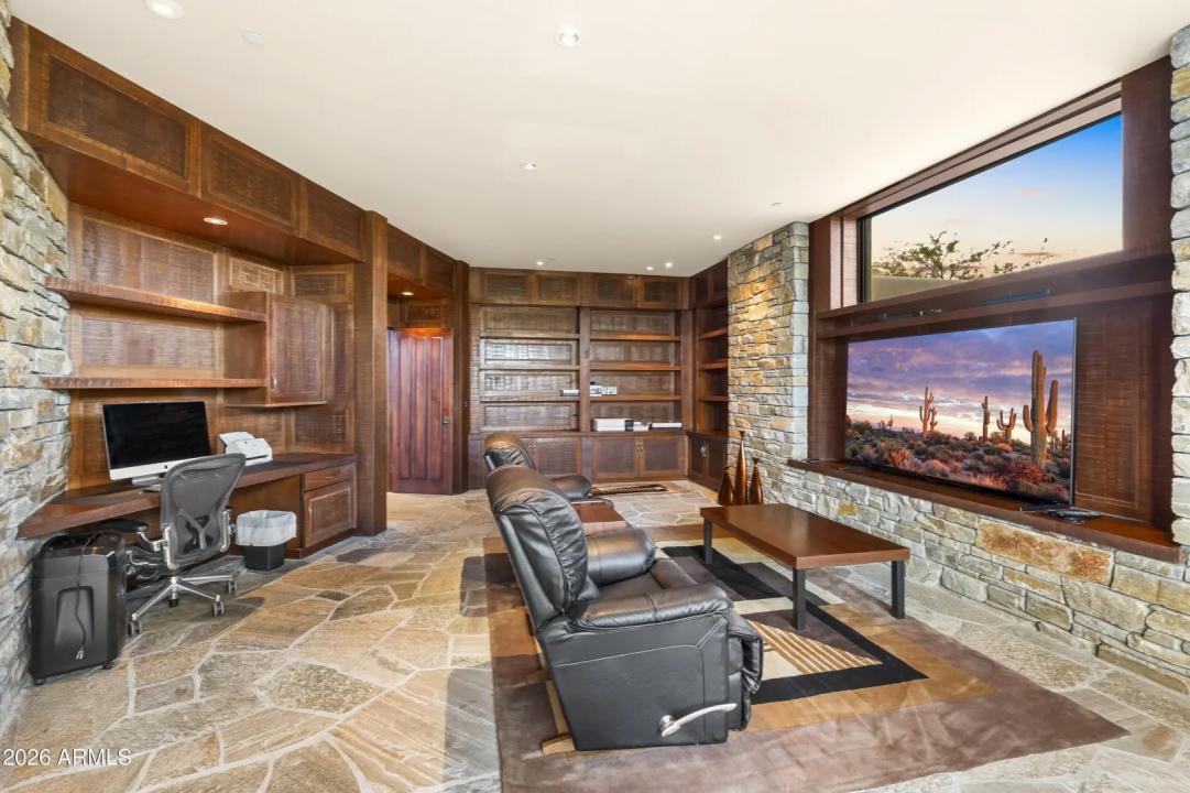 Real Estate Picture 32