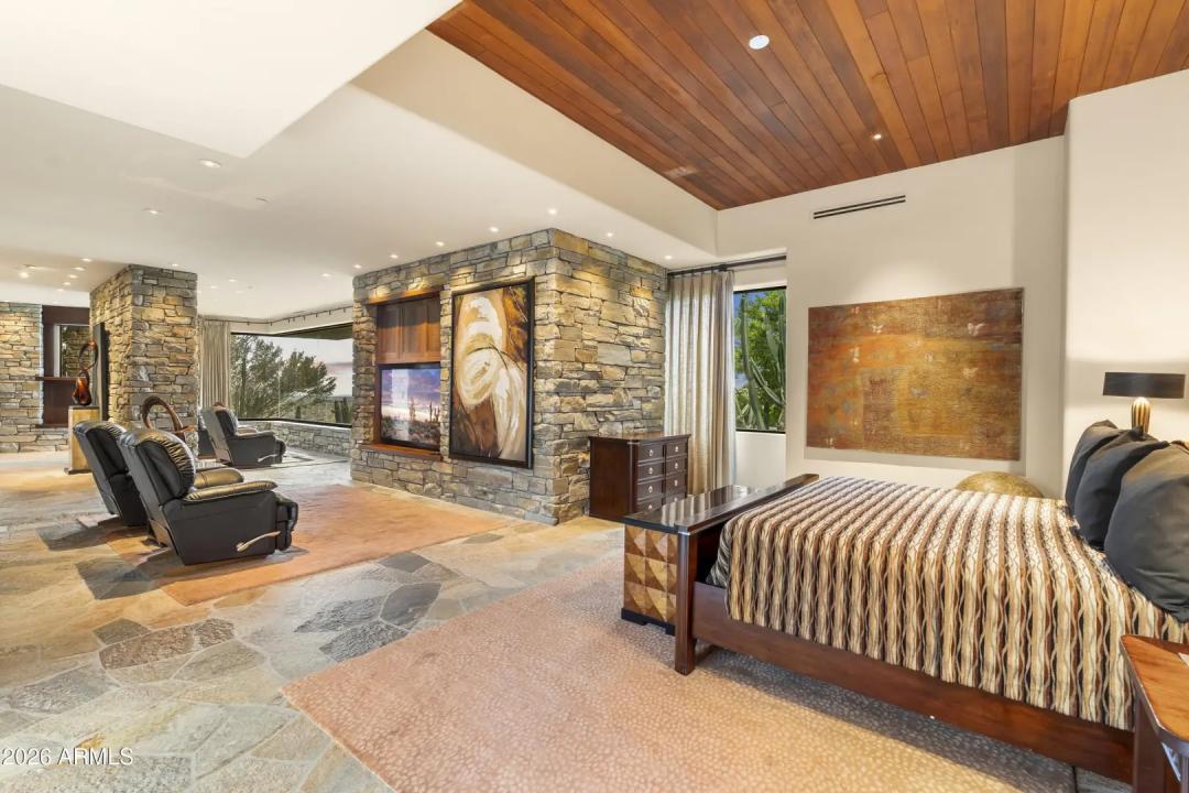 Real Estate Picture 37