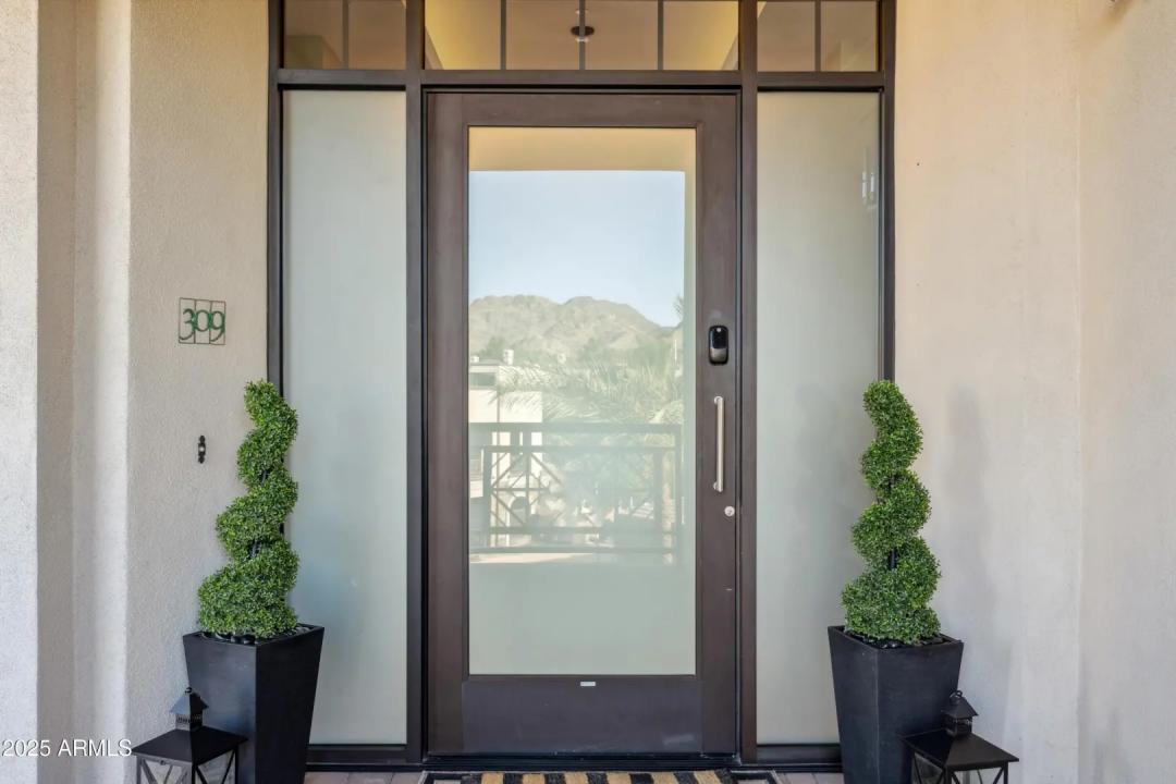 Real Estate Picture 4