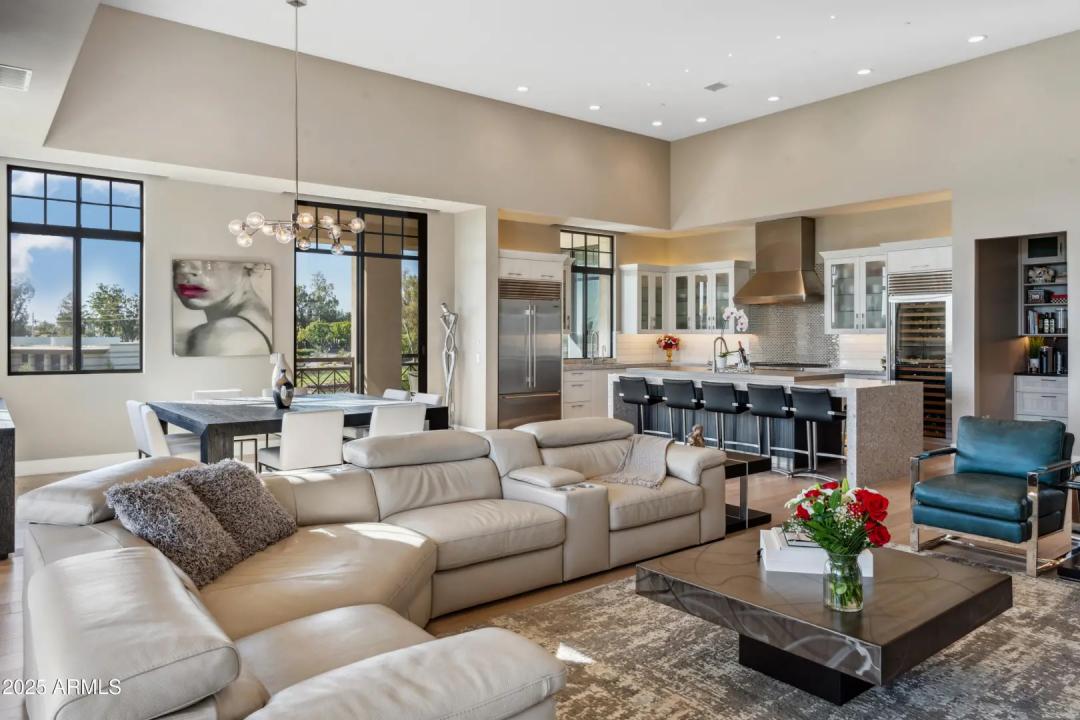 Real Estate Picture 10