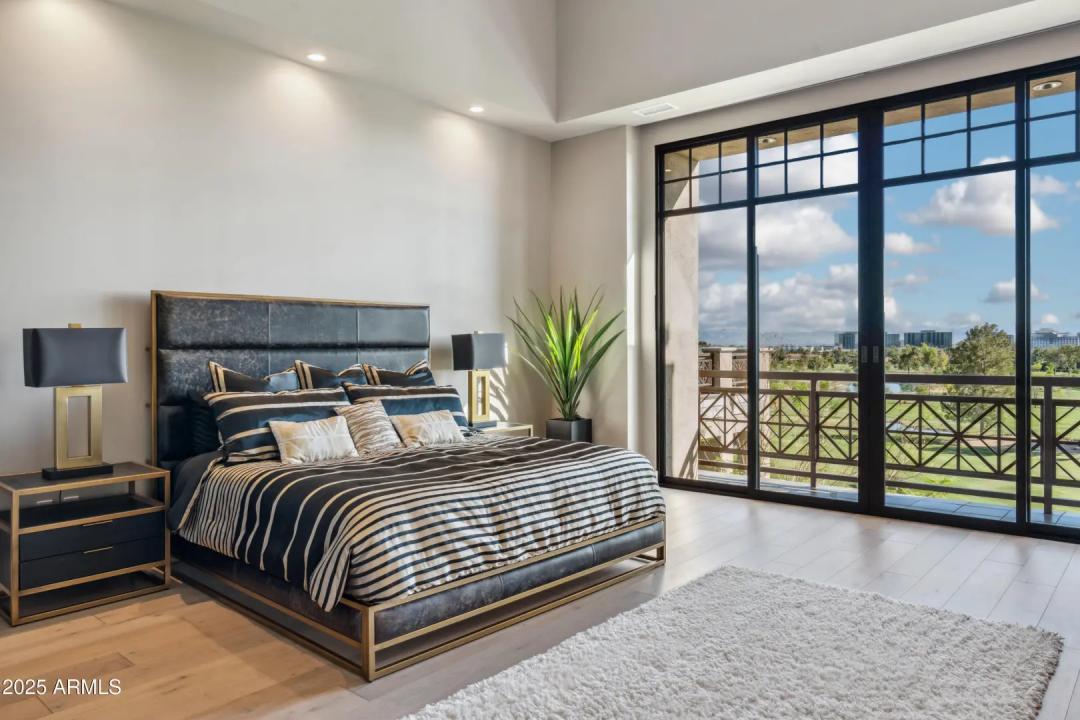 Real Estate Picture 19