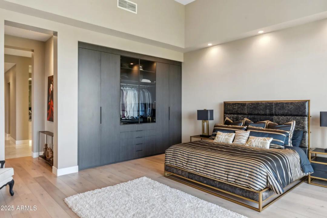 Real Estate Picture 22