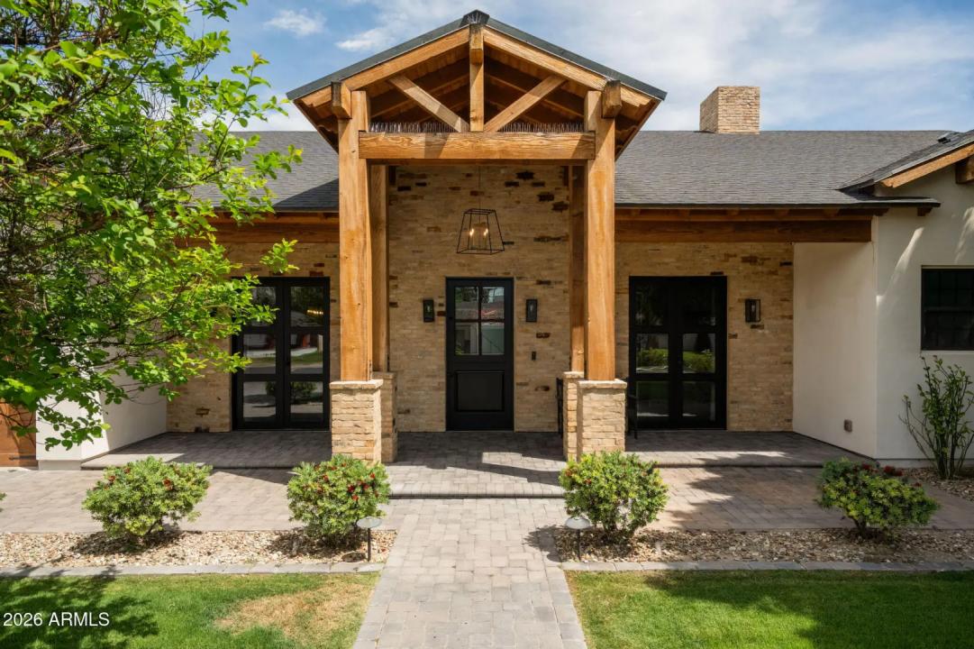 Real Estate Picture 3