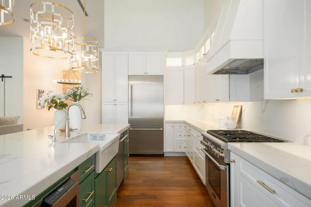 Real Estate Picture 17