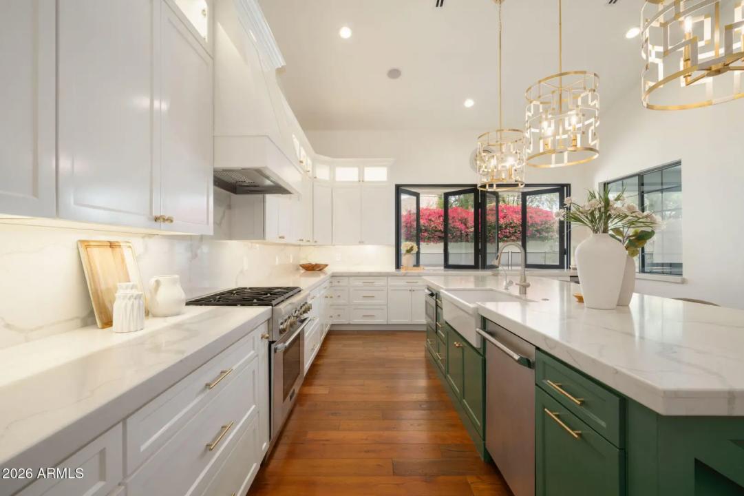 Real Estate Picture 18