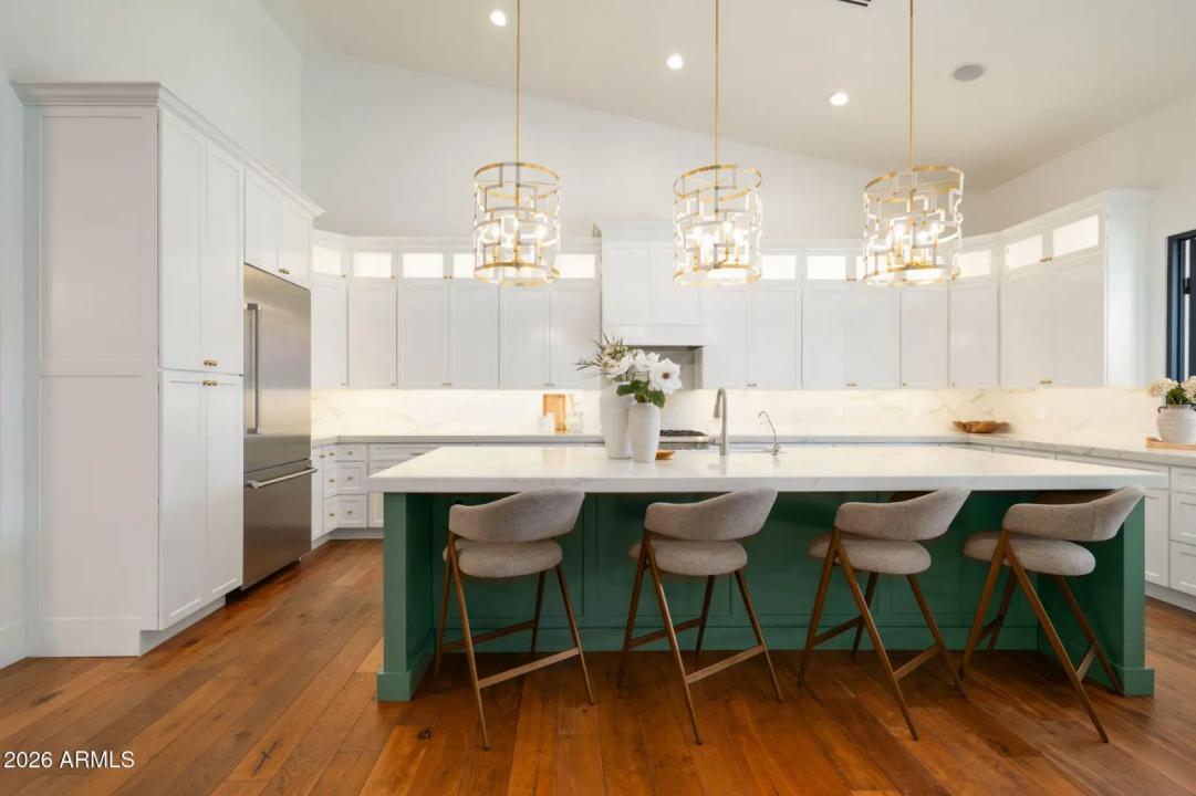 Real Estate Picture 16