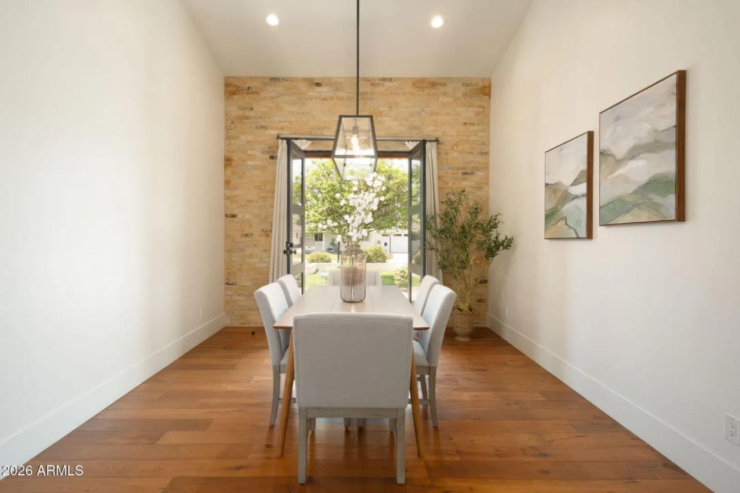 Real Estate Picture 13