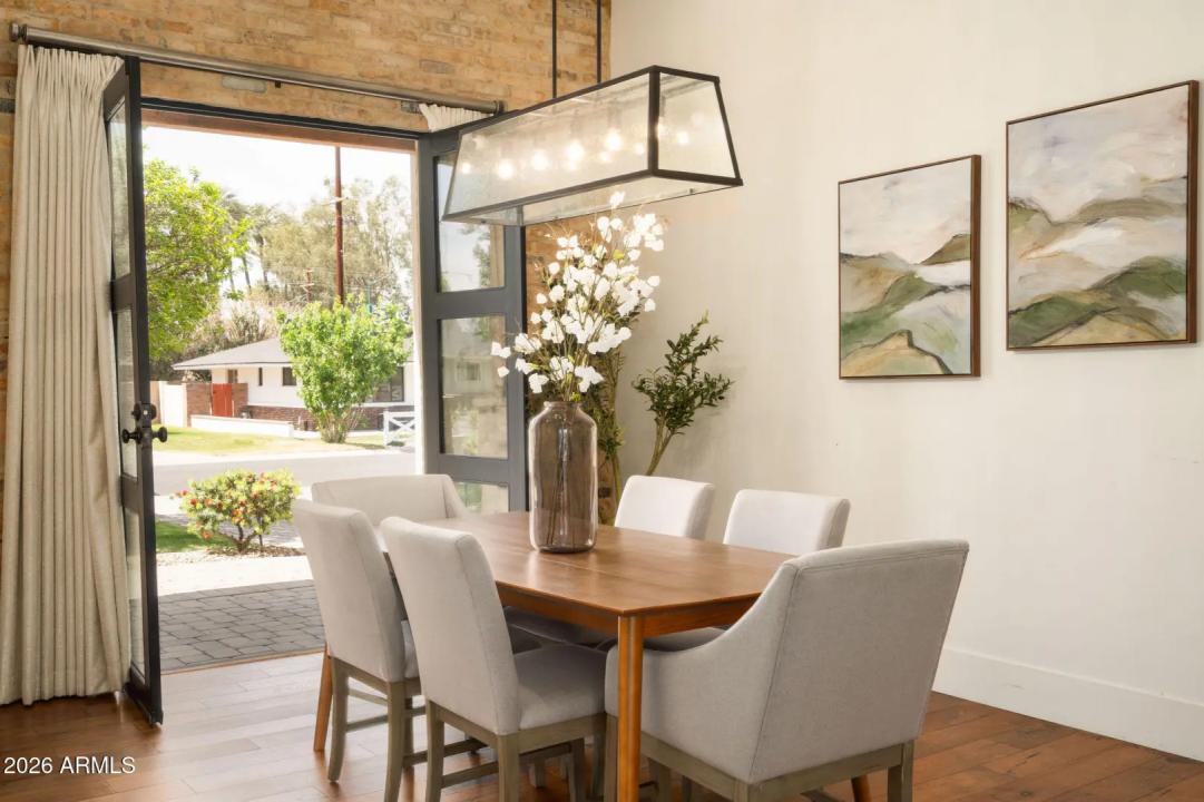 Real Estate Picture 12