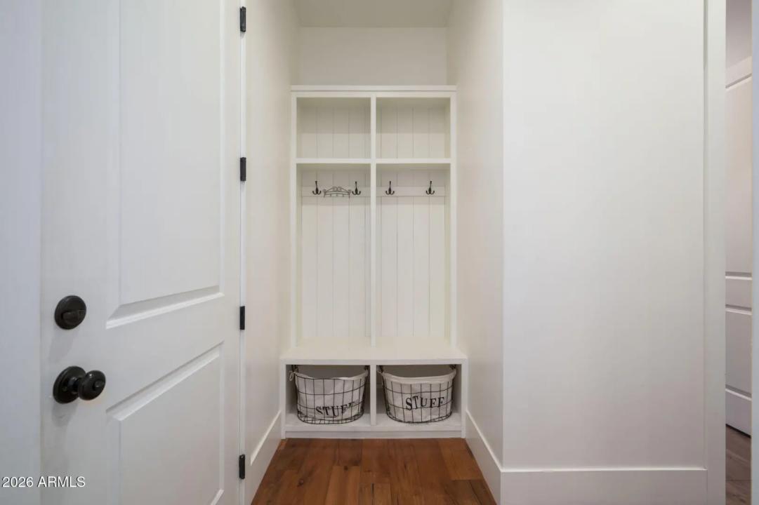 Real Estate Picture 33