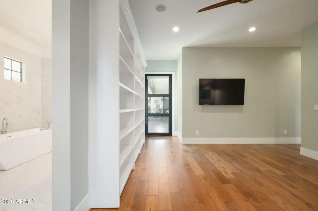 Real Estate Picture 28