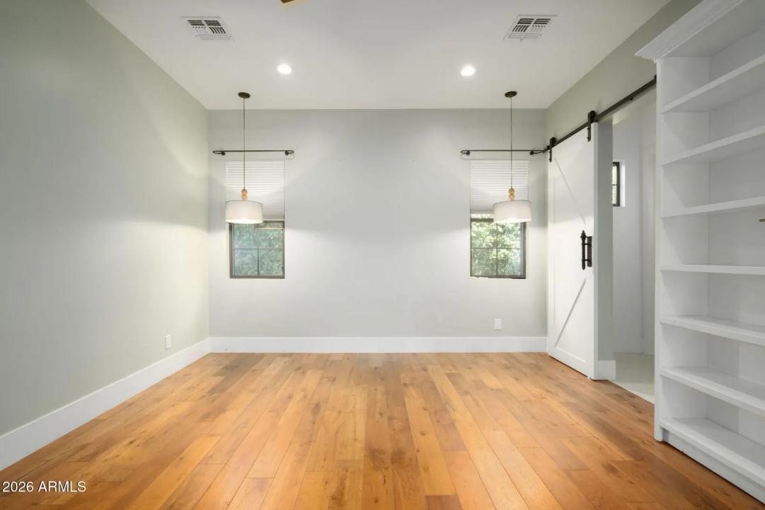 Real Estate Picture 27