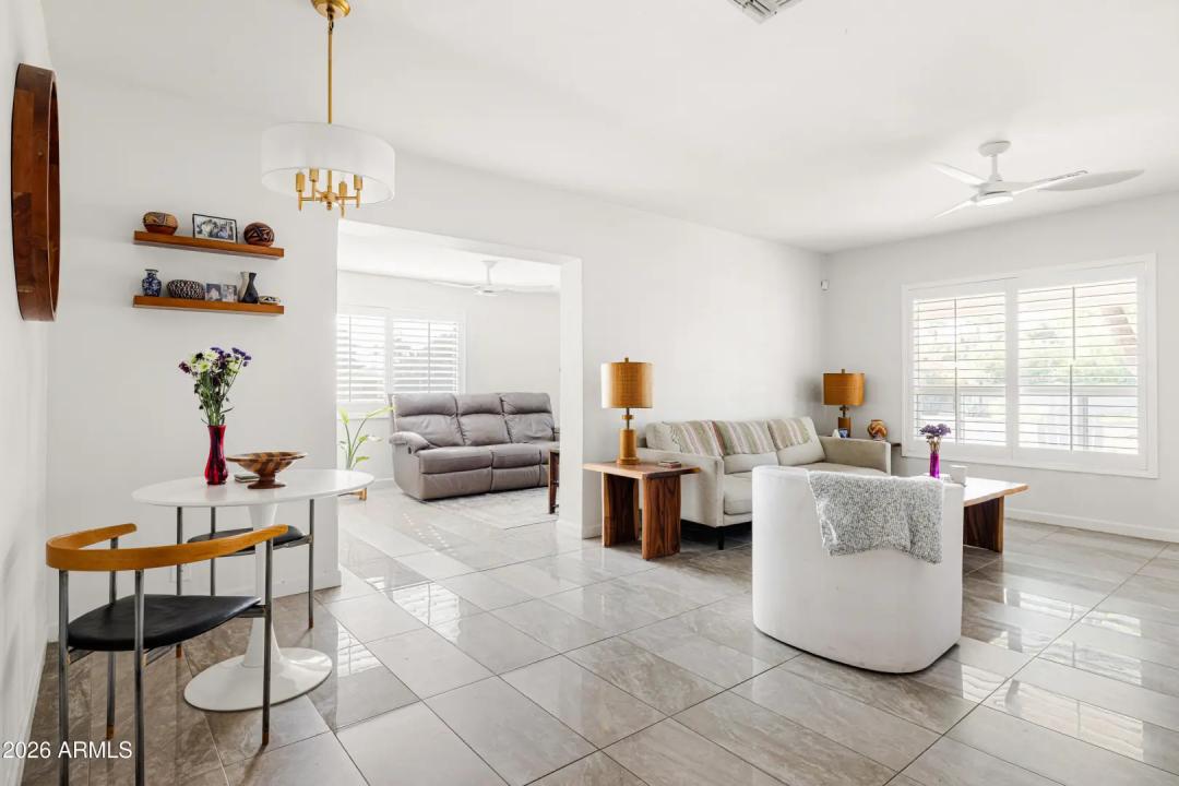 Real Estate Picture 7