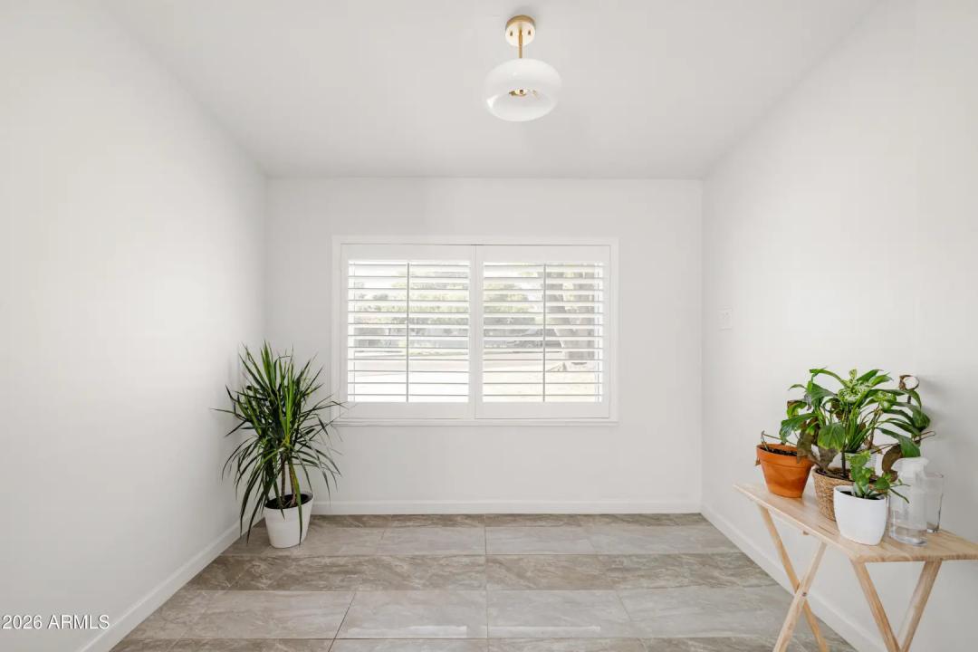 Real Estate Picture 9