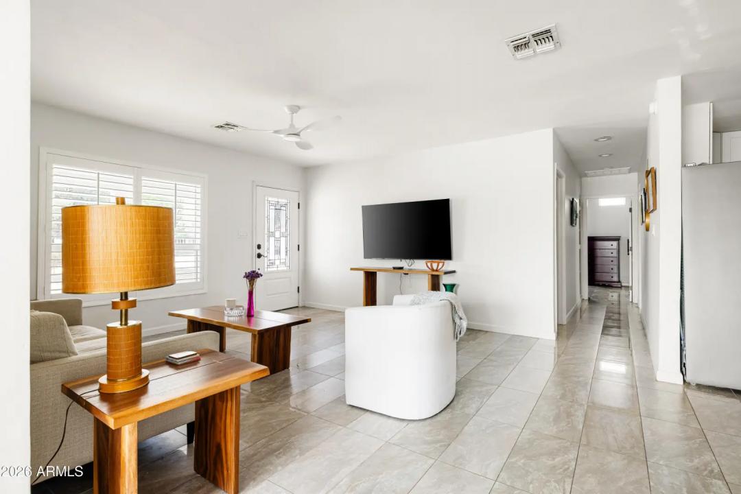 Real Estate Picture 16