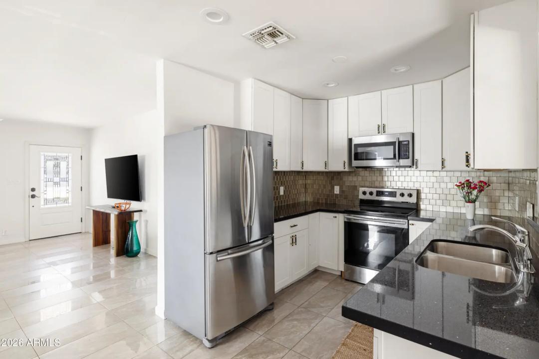 Real Estate Picture 10