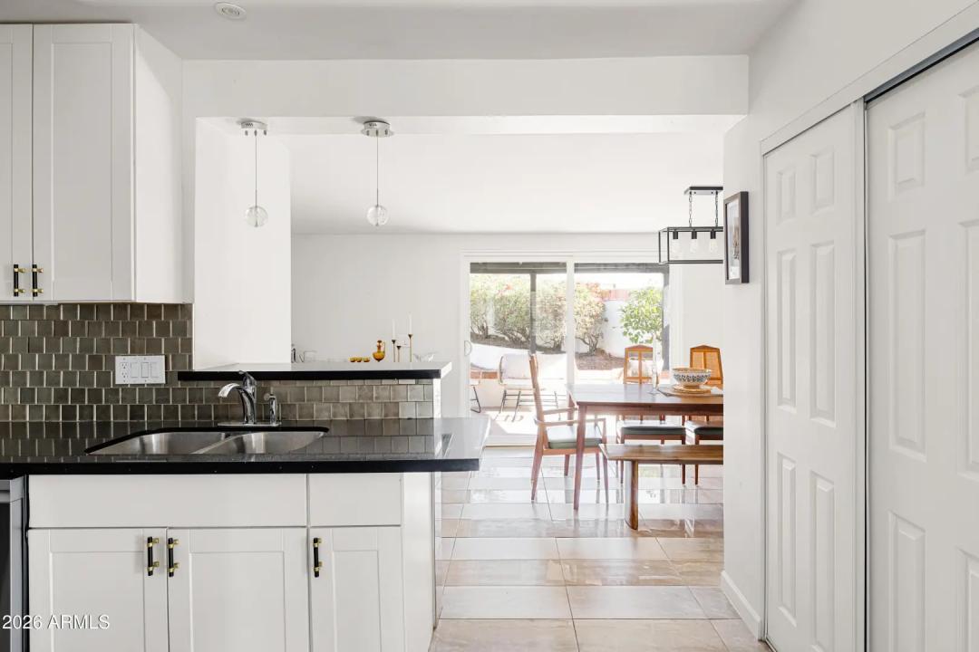 Real Estate Picture 12