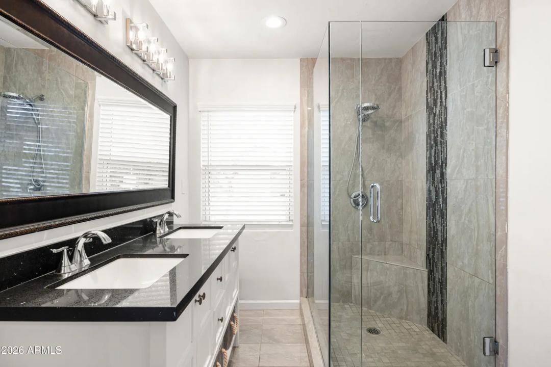 Real Estate Picture 22