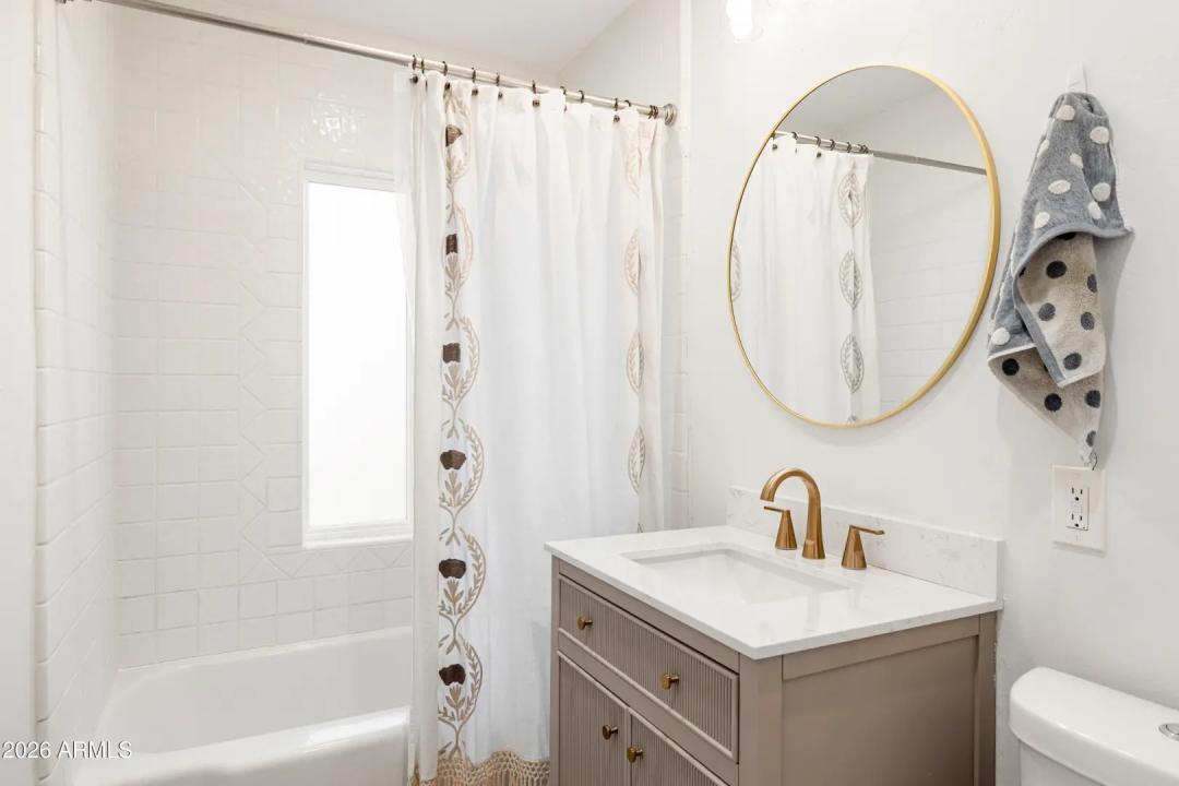 Real Estate Picture 17